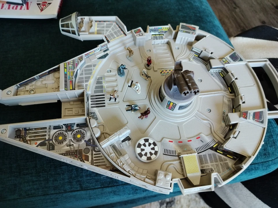 Juguetes Lewis Galoob 1995 Halcón Milenario Star Wars de colección con 8 figuras Foto 4 de 4