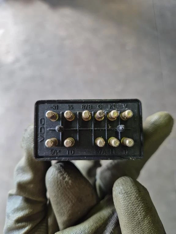 Relè Velocità Al Minimo Per Mercedes W126 V8 - W 126 V8 Codice 006 545 84 32 - Immagine 2 di 2