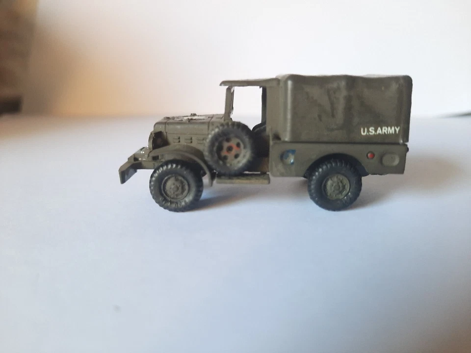 Roco minitanks 1 pz Dodge cargo ,cold war verniciato green NATO scala 1/87 - Immagine 2 di 4