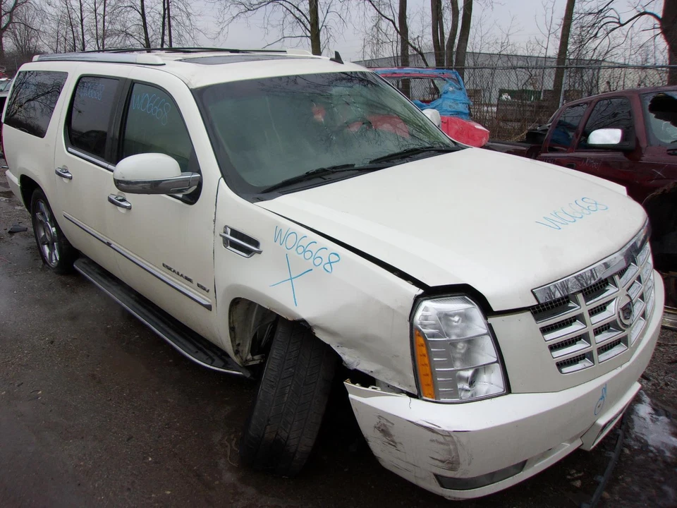 Used Front Center Interior Rear View Mirror fits: 2010 Cadillac Escalade esv w/o - Изображение 4 из 4