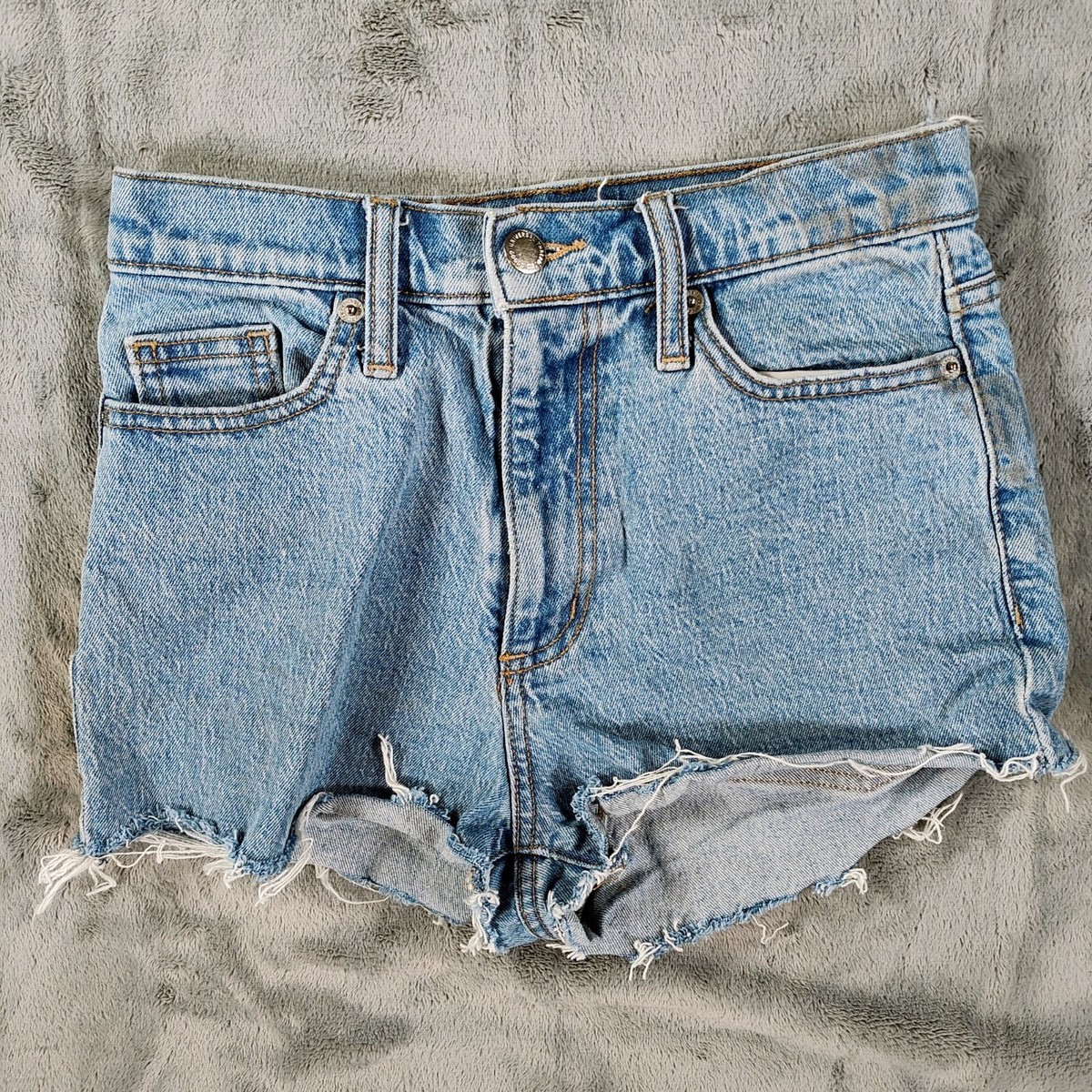 Universal Thread Goods Co 