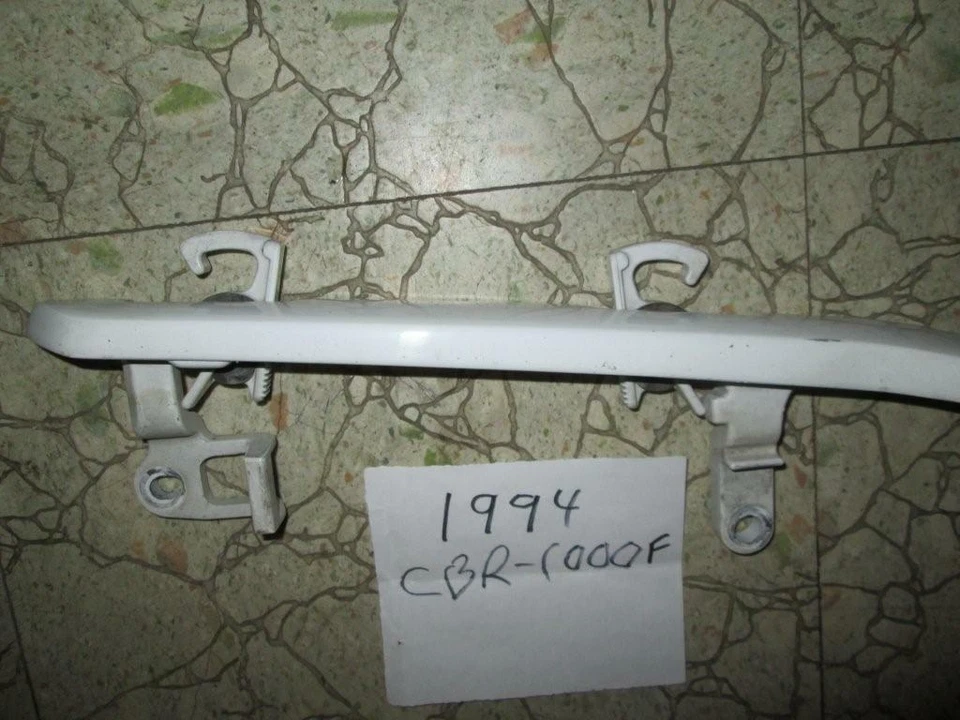 CBR1000F 1990/1994 riel de agarre para pasajeros/barra de agarre 77300-MS2-670ZB Foto 4 de 4