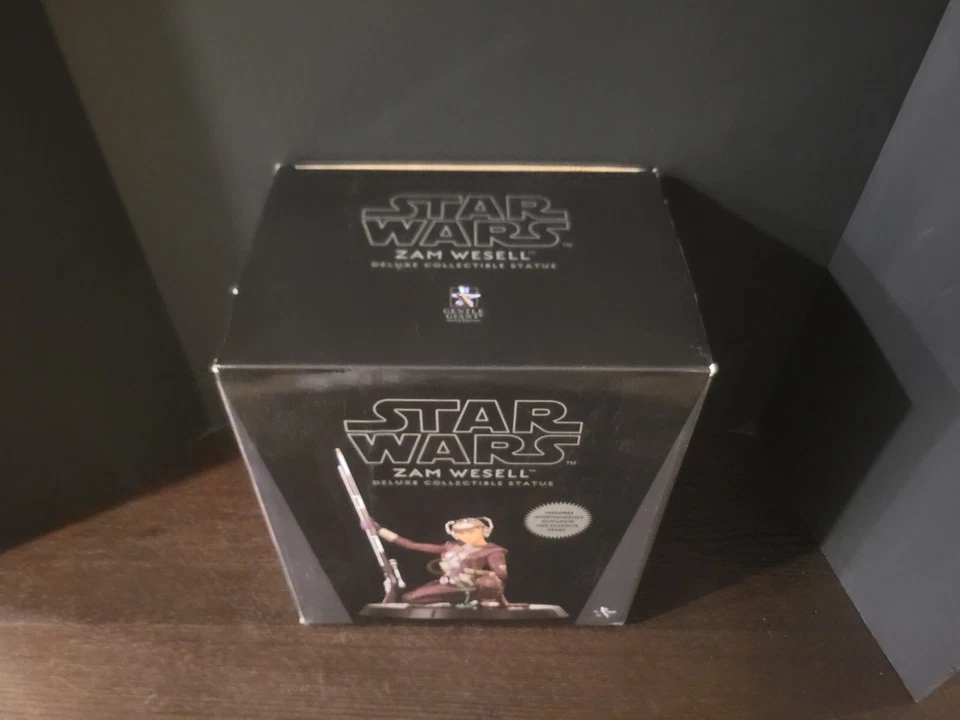 Estatua coleccionable de lujo de Zam Wesell Guerra de las Galaxias gigante suave sin usar, en caja nueva/500 Foto 2 de 4