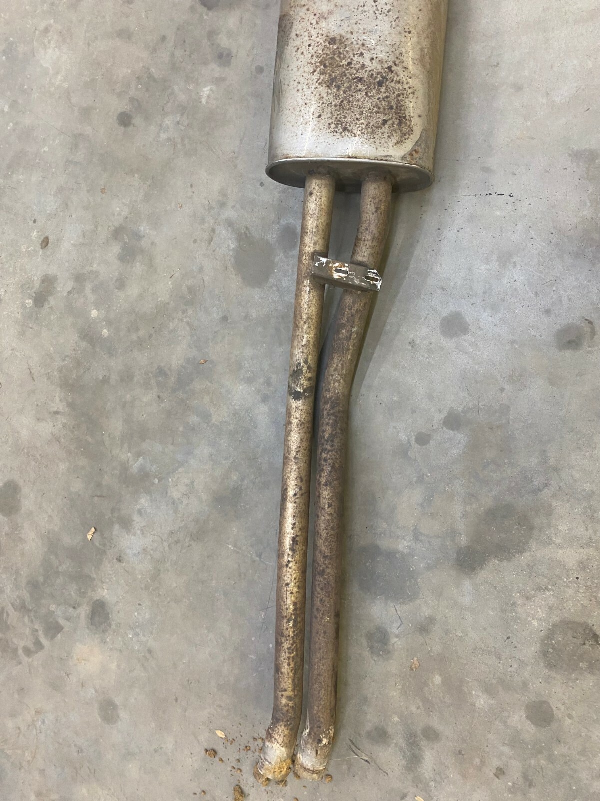Bentley Mulsanne Exhaust Muffler, Tail Pipe  c. 1984 part # UR23433