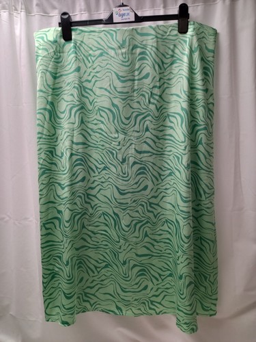 ❤️ New Look Curves Green Patterned Midi Skirt With Front Split Size 22 BNWT - Picture 4 of 5