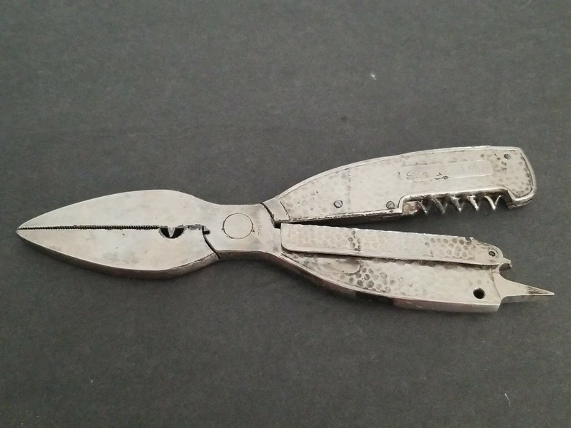 VINTAGE SPORTSMAN PAL CORK BOTTLE OPENER KNIFE SCREWDRIVER MULI PURPOSES TOOL