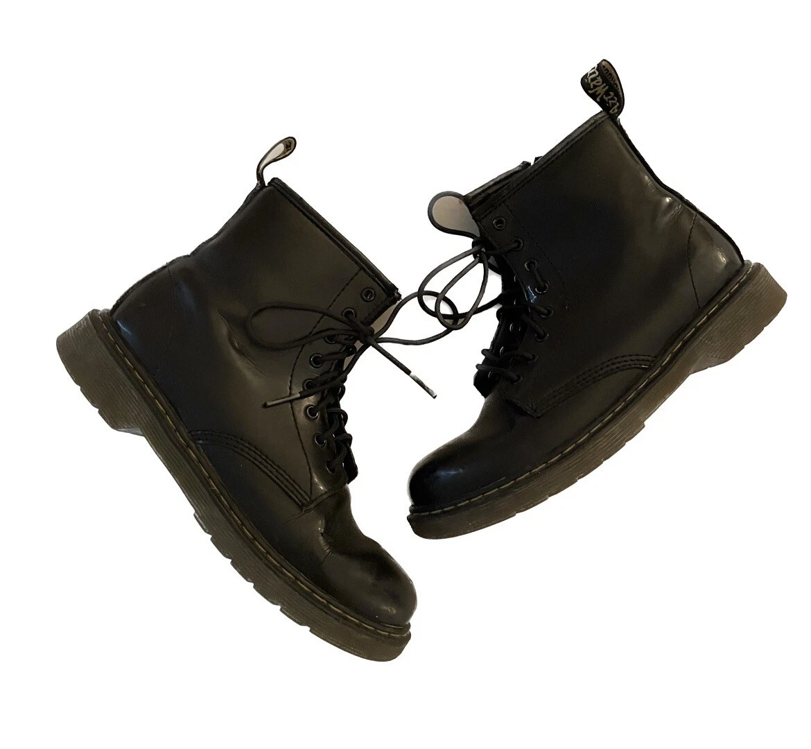 Junior size shop 5 dr martens