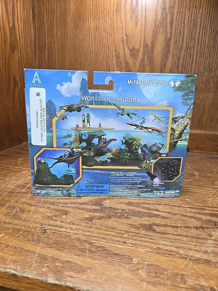 Avatar Way of The Water World of Pandora NETEYAM & ILU Deluxe Figure Set - Image 3 of 4