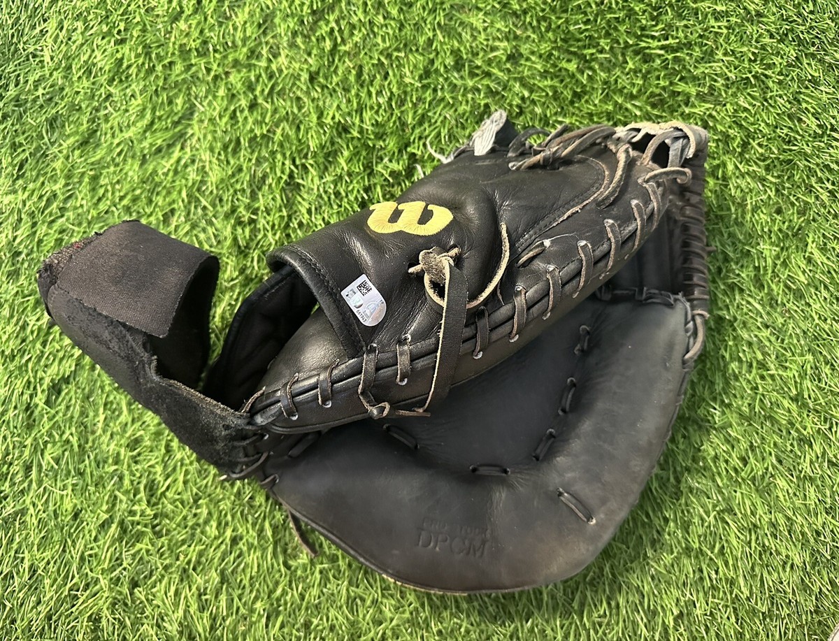 Tyler Stephenson Cincinnati Reds Game Used Catchers Glove Auto