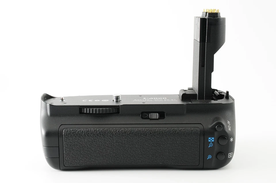 Canon BG-E7 Battery Grip for the EOS 7D Digital SLR Camera #302 - Image 3 of 4