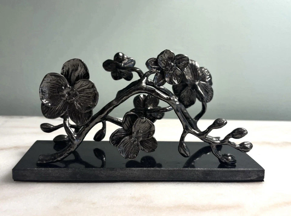 Servilletero vertical orquídea negra Michael Aram Foto 2 de 4