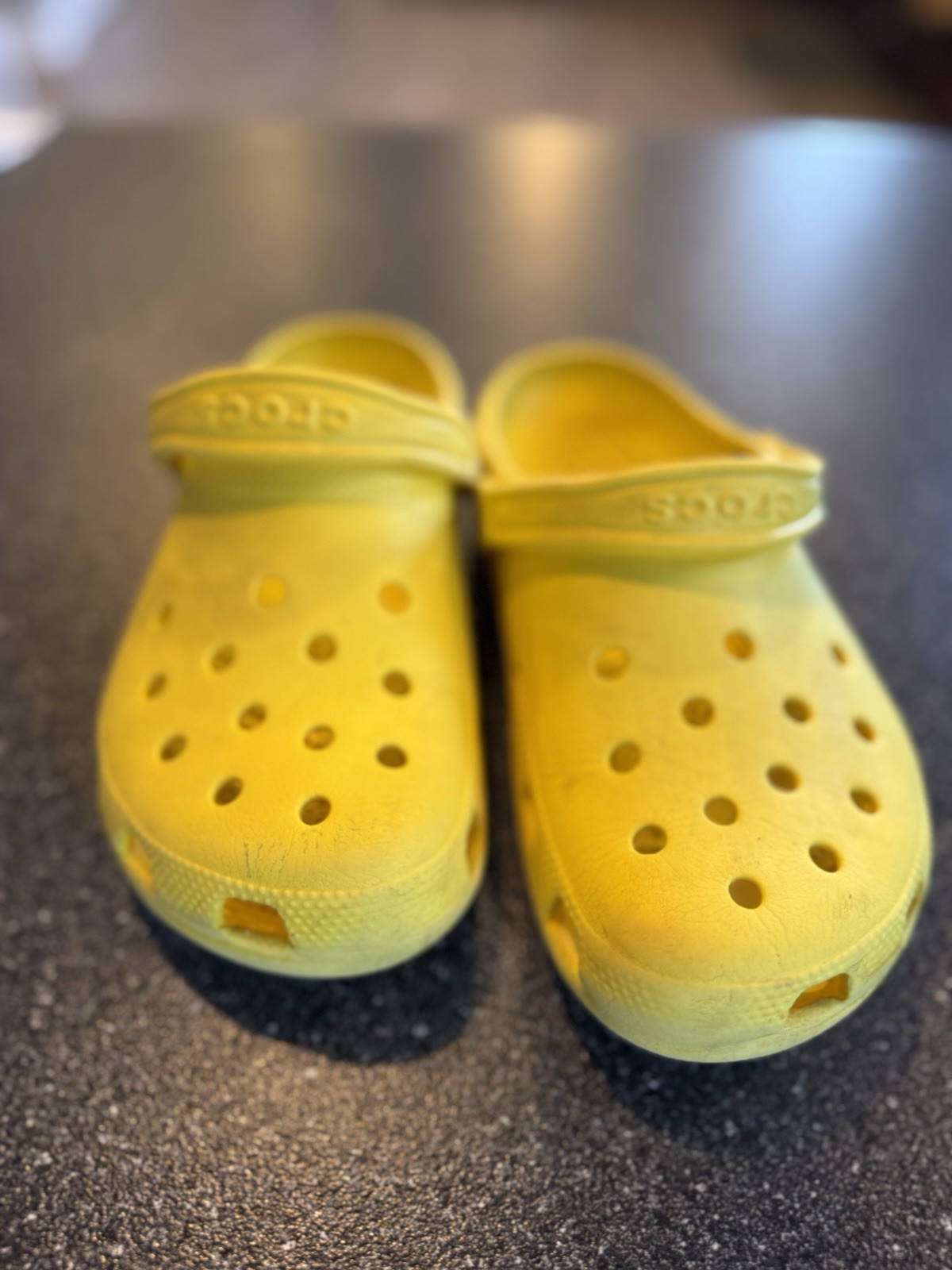 Crocs Classic Clog Slip On Shoes Lemon Yellow Women’s Size 6 Mens Sz 8