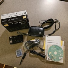 Nikon Coolpix P330 fotocamera digitale 12,2 MP 5x zoom ottico ottime condizioni