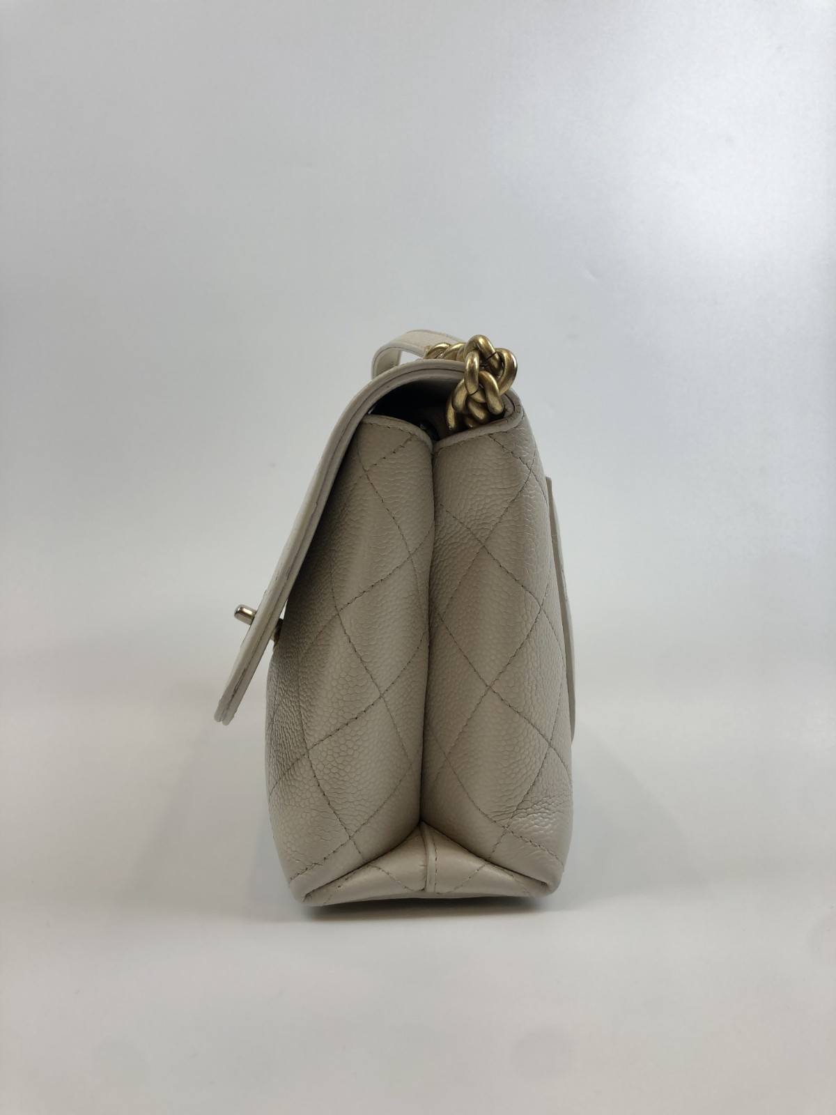 Chanel Chic Affinity White Caviar Leather Gold Hardware Shoulder Handbag — image 5