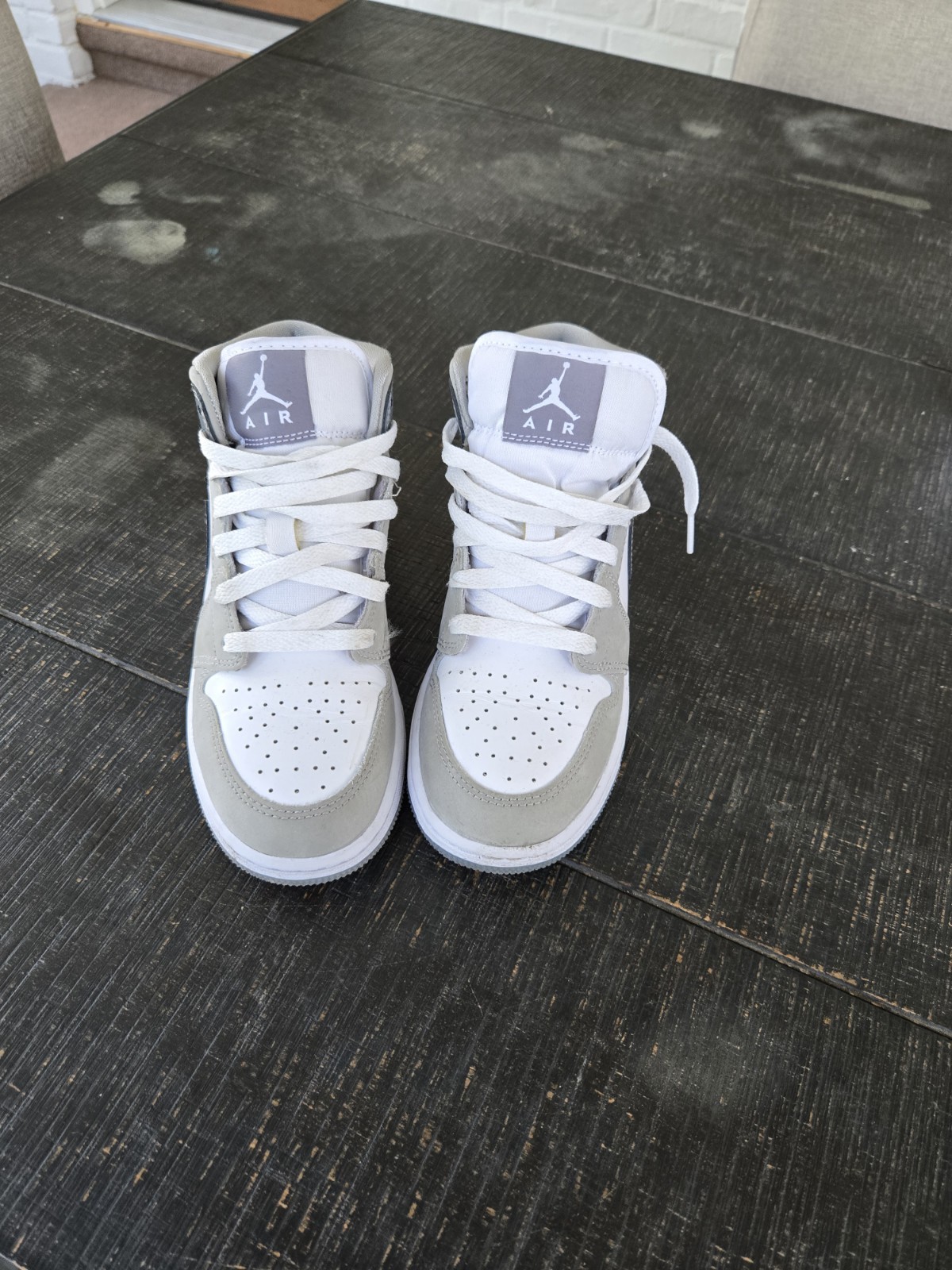 Talla 4 - Air Jordan 1 SE Mid Patent Cool Grey