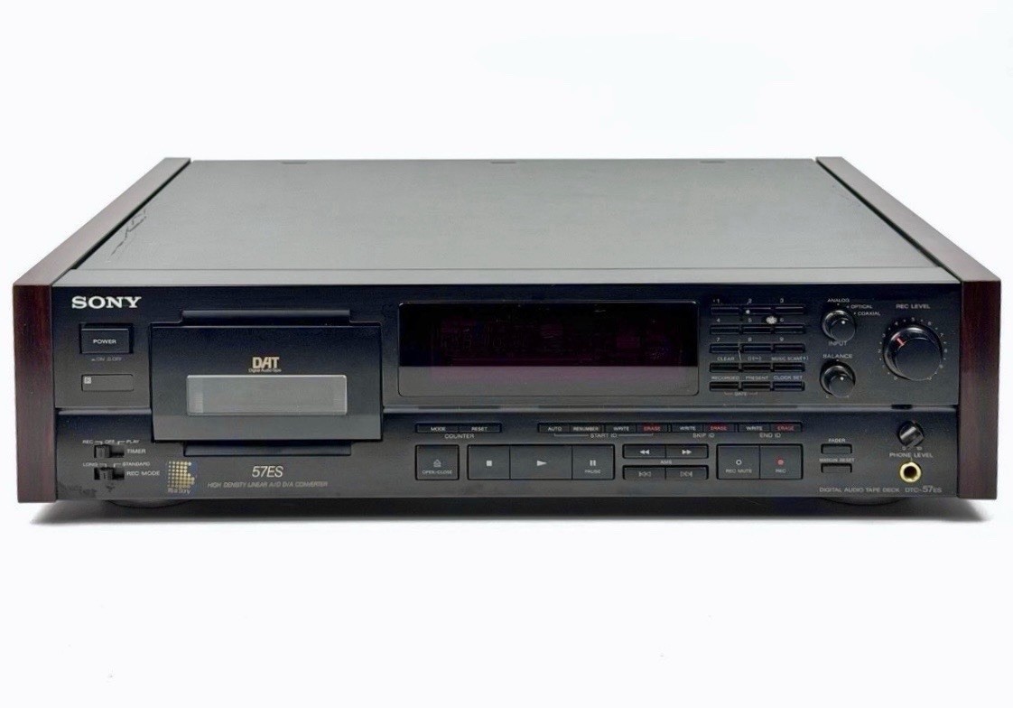 DATデッキ sony DTC―59ESブラック Sony DTC-59ES Digital Audio Tape Deck DAT - To Repair or For Parts