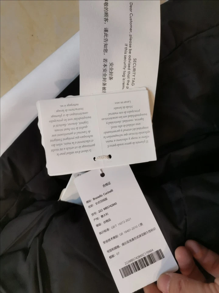 Casaco feminino Brunello Cucinelli usado leve elegante - Imagem 3 de 4