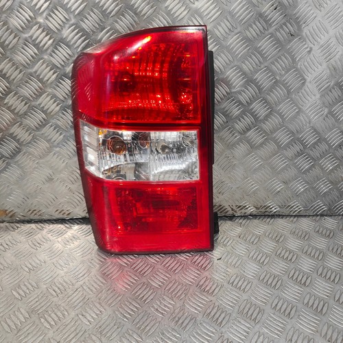 2006 KIA SEDONA PASSENGER SIDE LEFT REAR LIGHT 924-4D1 #1