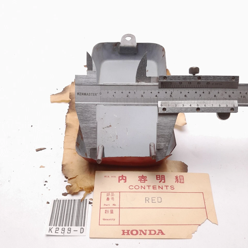 Honda S90 S90Z CS90 S110 CL90 Side Battery Cover Red NOS #1 - Изображение 3 из 4
