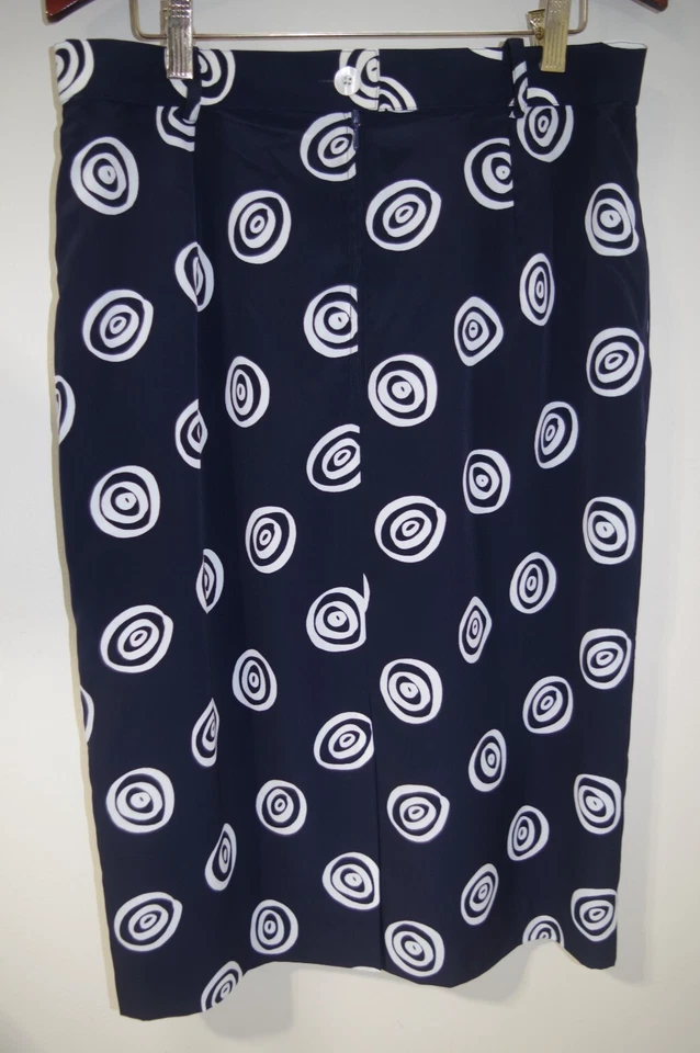 C7 Vintage Louis Feraud Skirt 12 Navy Blue & White Abstract Print Pleated Front - Image 4 of 4