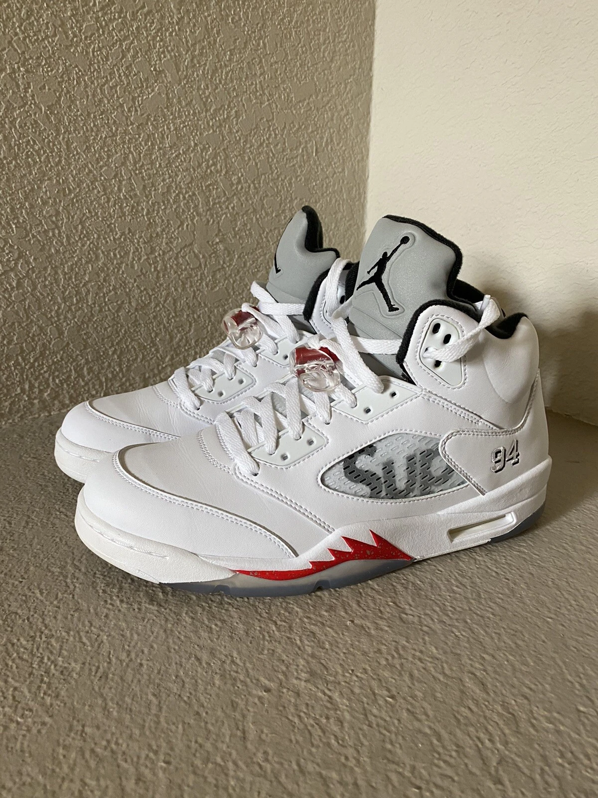 Supreme Nike Air Jordan 5 V rétro blanc rouge homme 10,5