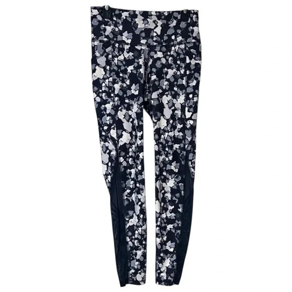 Old Navy Active Patterned Elevate Leggings With P… - image 2