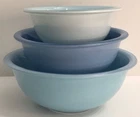 PYREX MOODY BLUES 3 PC BLUE NESTING BOWL SET CLEAR BOTTOMS #322,#323,#325