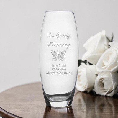 Blumenvase personalisiert graviert in liebevoller Erinnerung Schmetterling Design Kugelglas