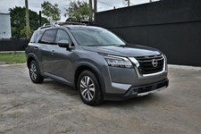 2023 Nissan Pathfinder SL Sport Utility 4D