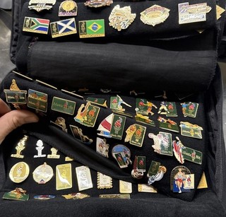 178 Rare Vintage Olympic Pins Atlanta Braves USA 1996 With Collection Bag Case