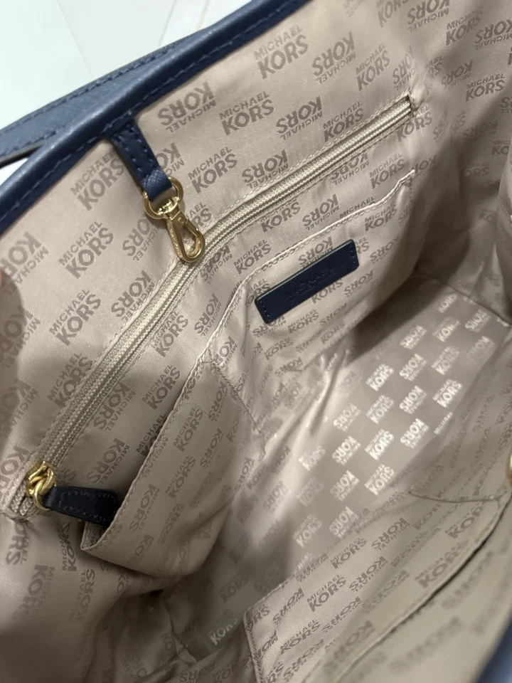 Michael Kors Jet Set Travel, foto 4 di 4