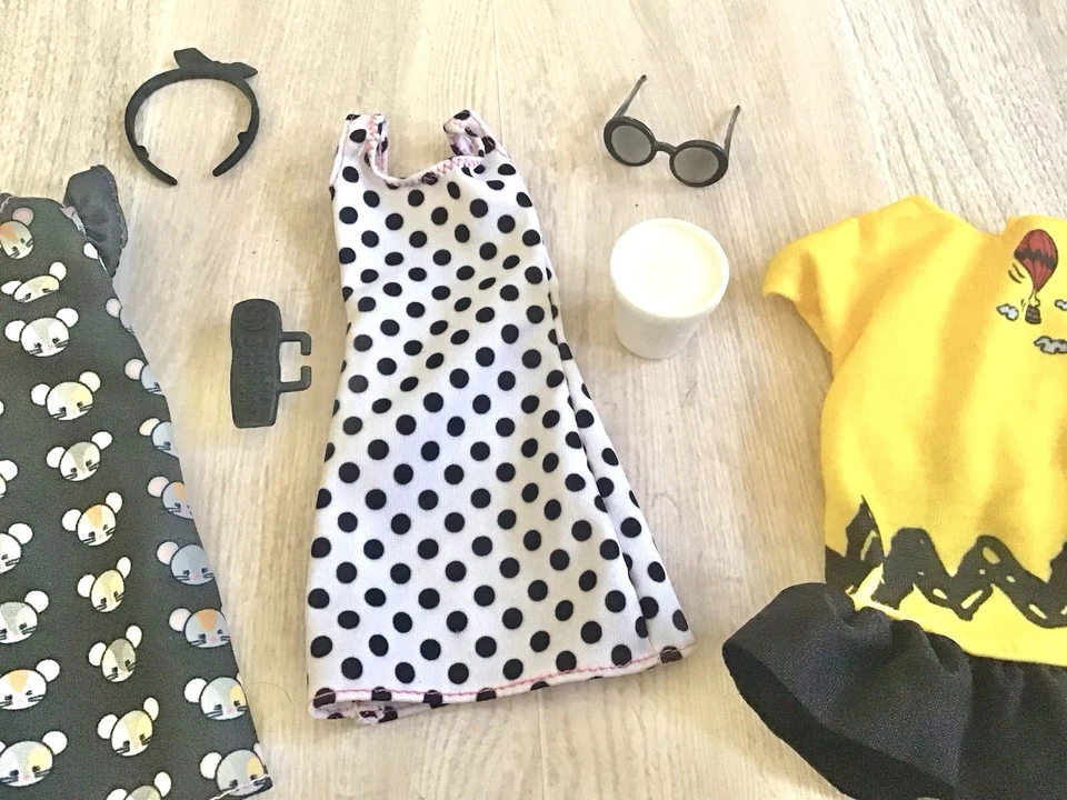 Lote Ropa y Accesorios Muñeca Barbie Surtido Moderno Años 2010 Foto 3 de 4