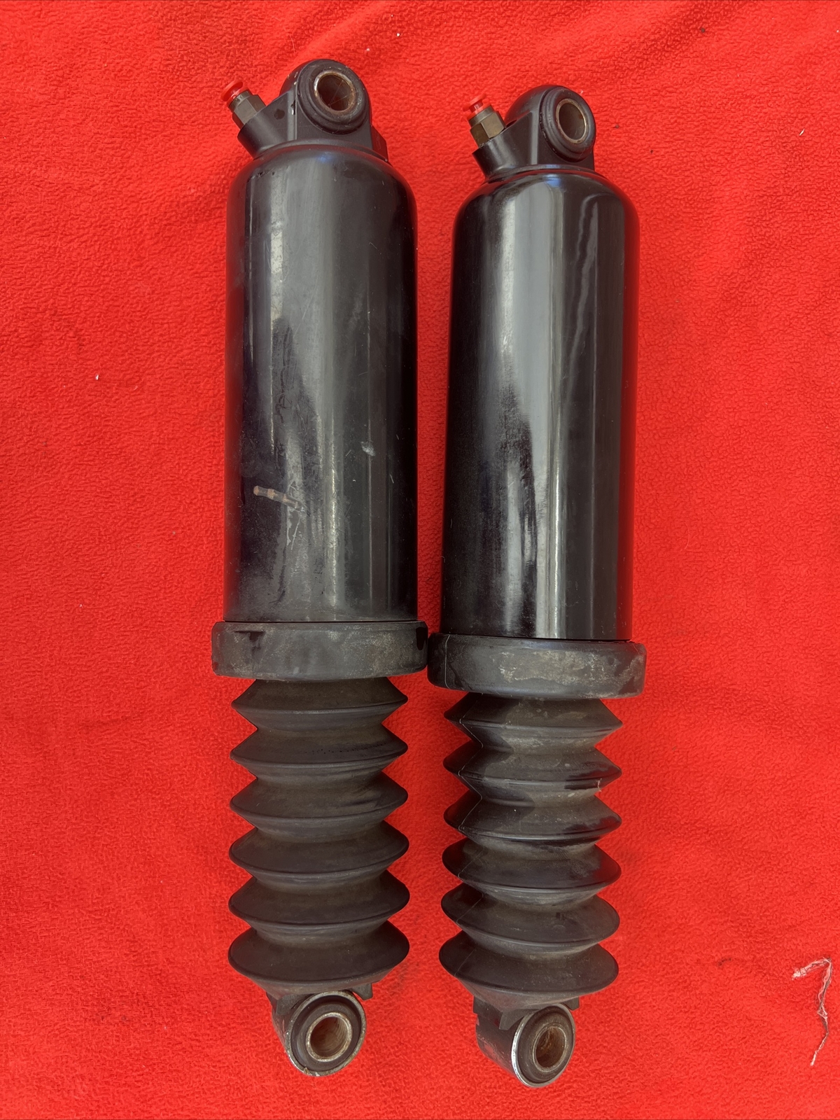 HarleyDavidson ShocksShowa Rear Air Shocks 5456597C Pair eBay