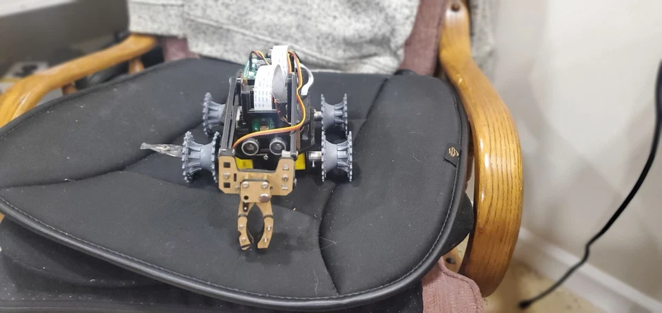 freenove tank with raspberry pi 4 - Image 3 of 4