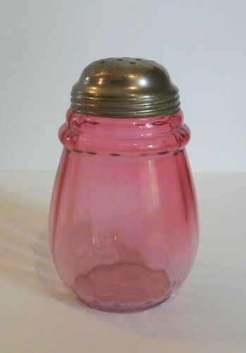 Hobbs, Brocknier Cranberry Glass Ring-Neck Sugar Shaker / Muffineer, c. 1880 - 第 1/10 張圖片