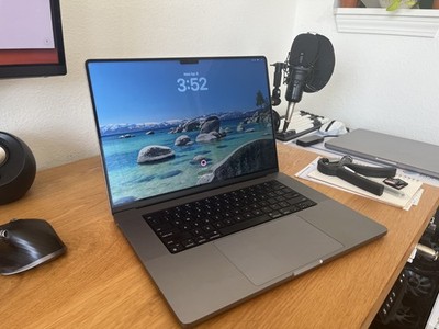 Apple Late 2021 MacBook Pro 16'' M1 Max (32-Core GPU) 64GB RAM 2TB SSD