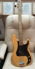 A Cheap Bass Guitar 4 String