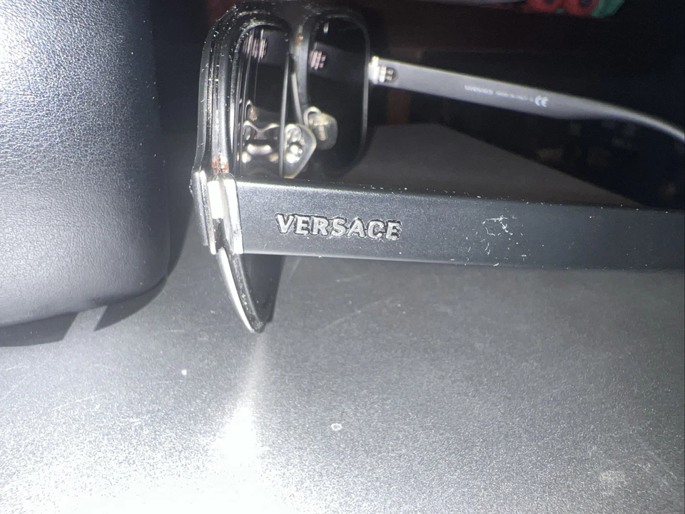 Óculos de Sol Aviador Polarizado Masculino Versace - Preto - Imagem 4 de 4