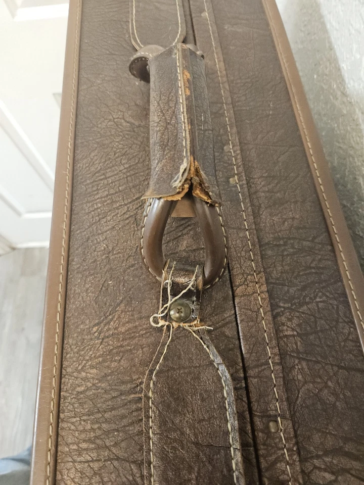 Maleta de cuero marrón con cinturón doble Hartmann años 60 vintage 26x20x8 pulgadas Foto 3 de 4