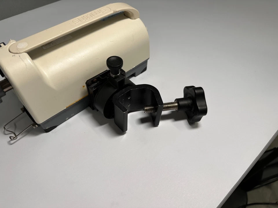 Smiths Medfusion 3500 Infusion Pump v5.0.0 w/ Pole Clamp and PharmaGaurd - Image 4 of 4