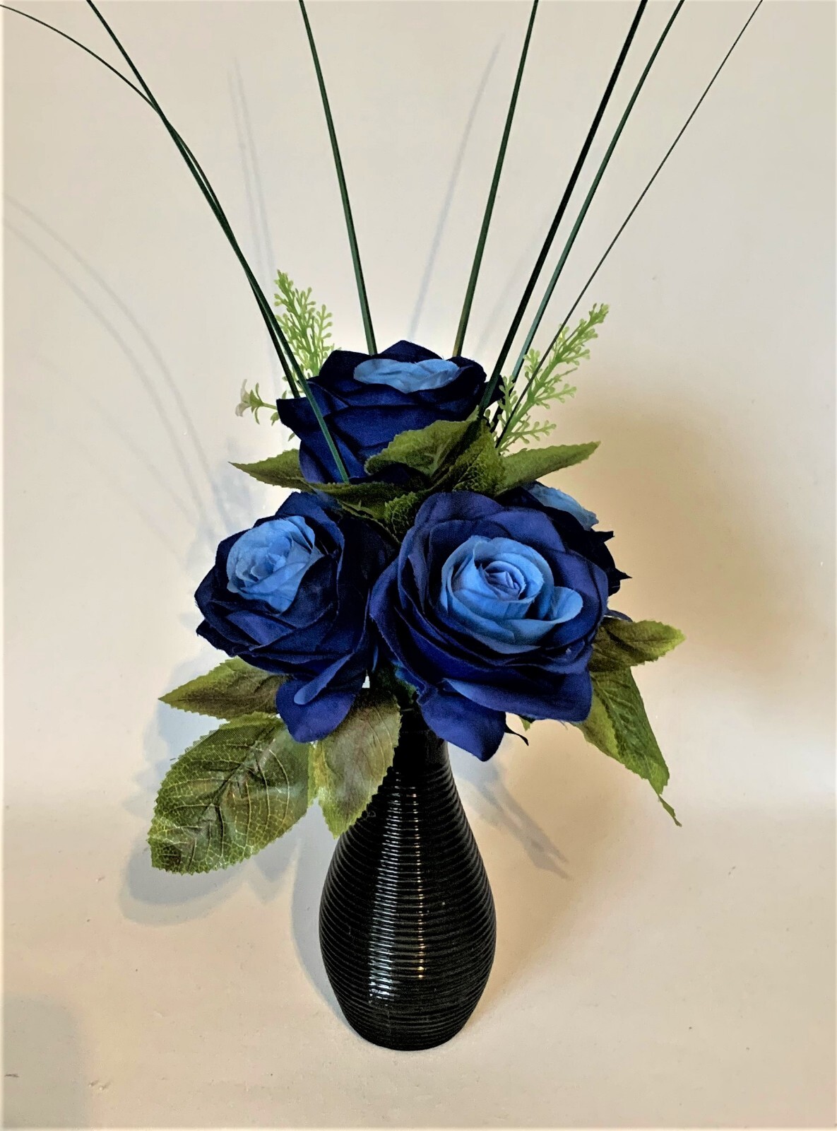 BLUE ROSE ARTIFICIAL FLOWER ARRANGEMENT IN BLACK BUD VASE DISPLAY 35CM