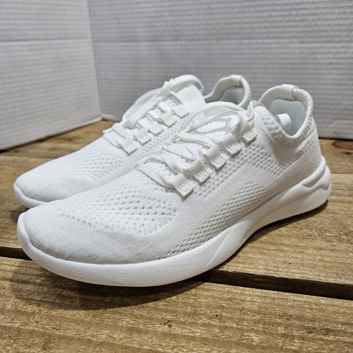 NEW FABLETICS Performance Sneakers Shoe WHITE Women s Size 8.5