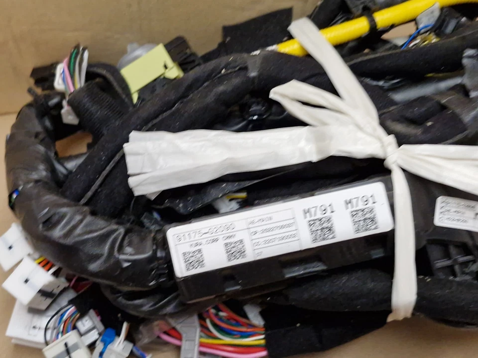 Hyundai Main Wiring Assembly 91175G2090 91175-G2090  KIA Genuine NEW OEM - Image 2 of 4