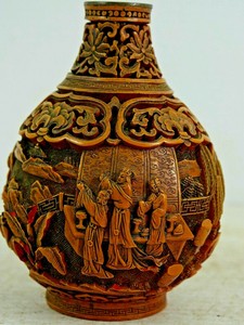 VERY DECORATIVE CHINESE SNUFF BOTTLE WITH WONDERFUL FIGURAL DECORATION L@@K S