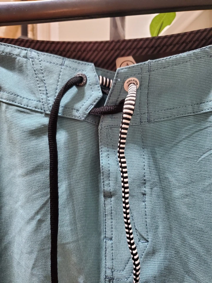 Volcom Men's Blue Polyester Elastic Waist Lido Heather Mod Boardshort Size 30 - Image 2 of 4