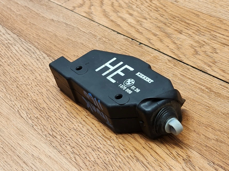 ✅ Actuador de bloqueo de tapa de maletero trasero BMW E28 528 535 1982-1988 OEM Foto 4 de 4