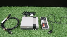 Nintendo NES Mini Console Comes With Controller and cables