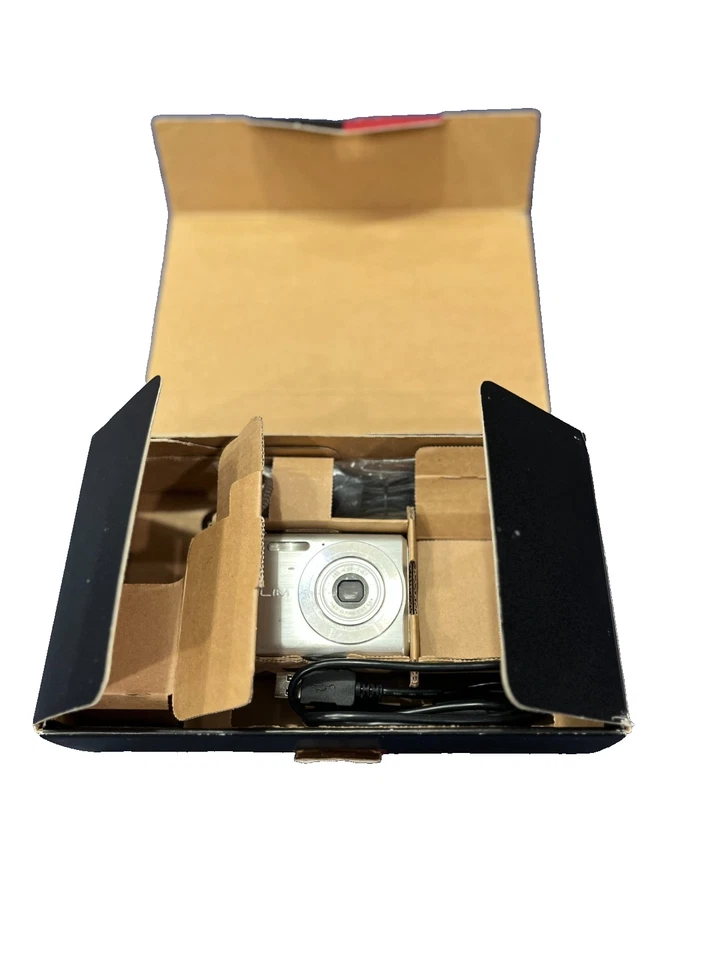 CASIO Exilim EX-Z60 Digital Battery & Box. It doesn't come with the charger - Image 4 of 4