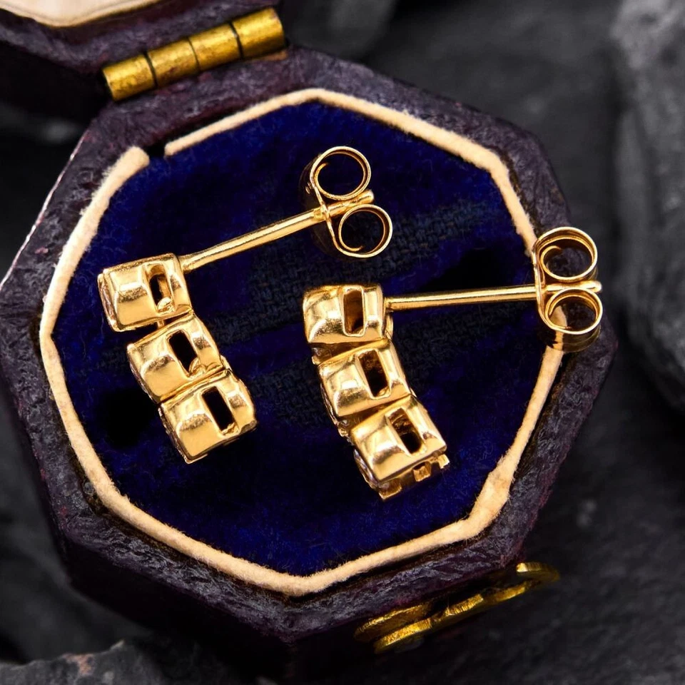 Orecchini a goccia in argento 925 con pietra creata in laboratorio Petite... - Immagine 4 di 4