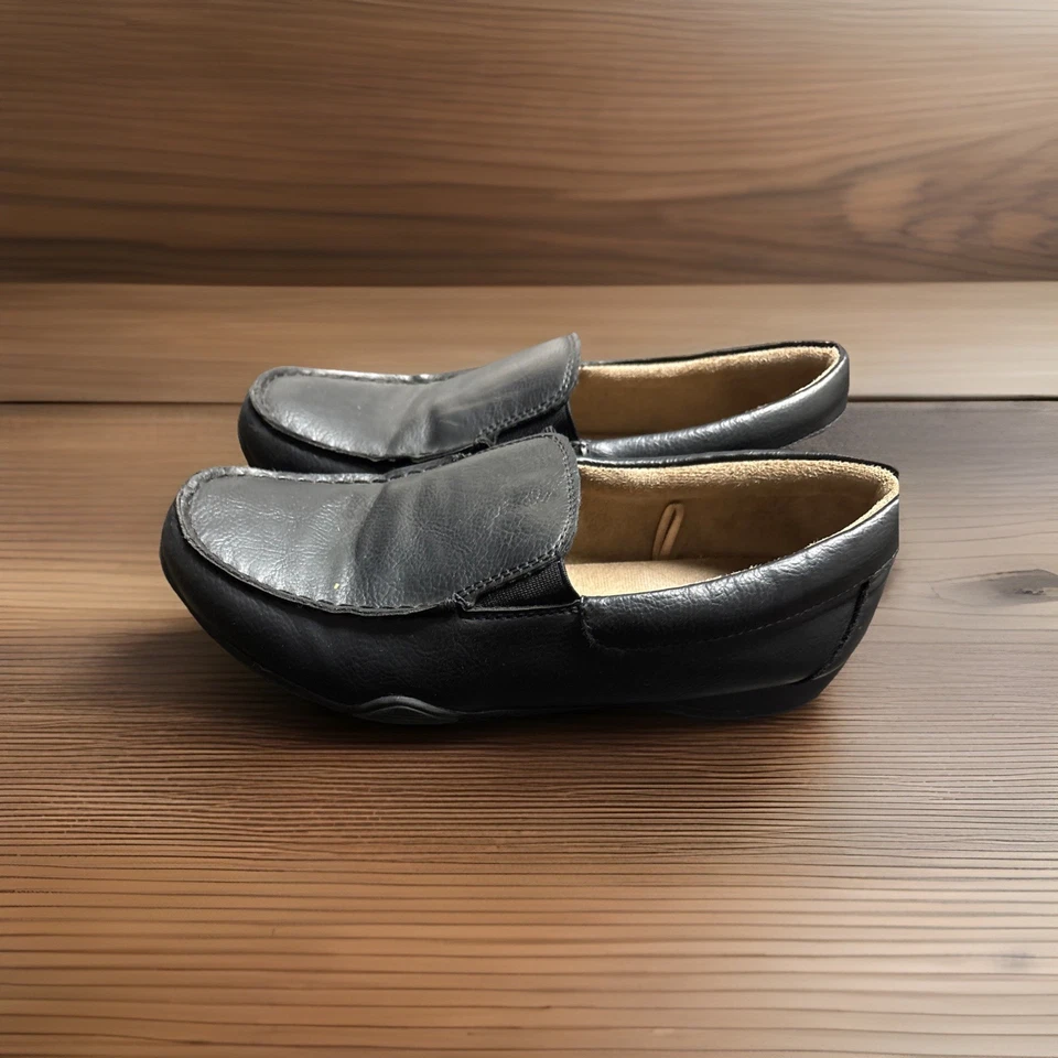 Place Boys Youth size 5M Black Faux Leather Cushion Slip On Comfort Loafers - Image 2 of 4